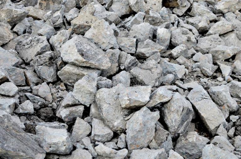 0–90 tört beton újrahasznosított építőanyag halom Sajókeresztúr